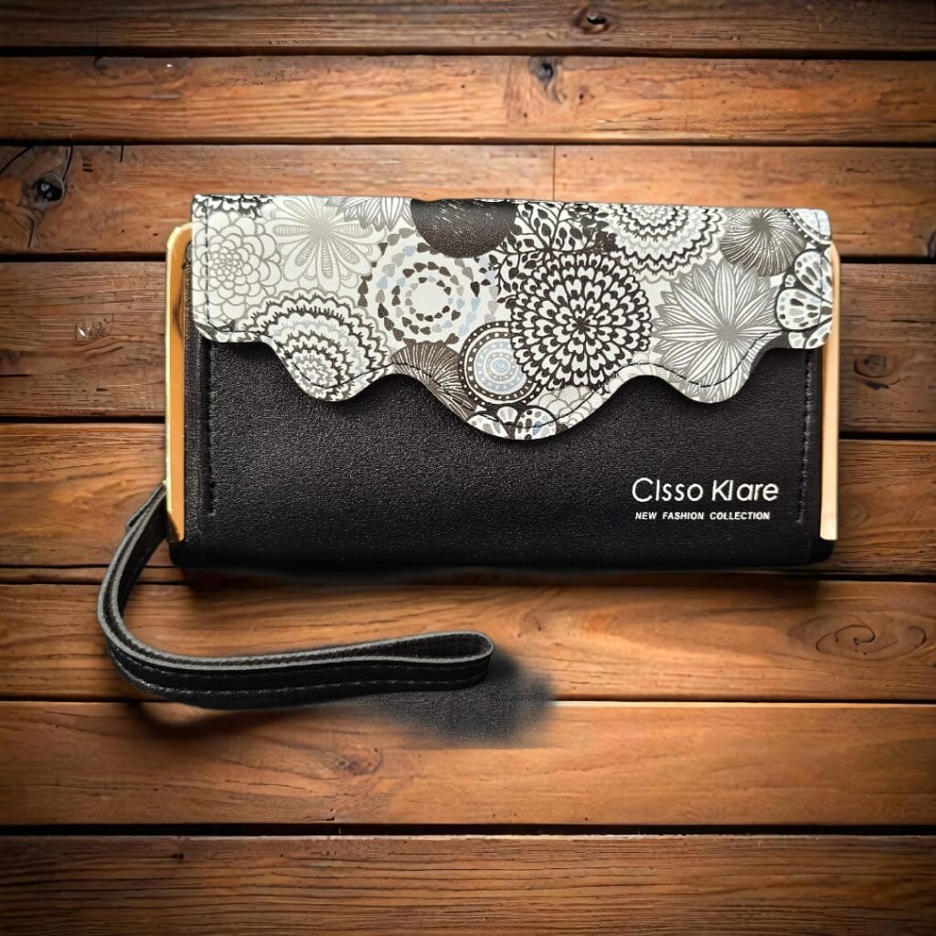 Clsso Klare.. Money Purse.. Slick Design.. Black