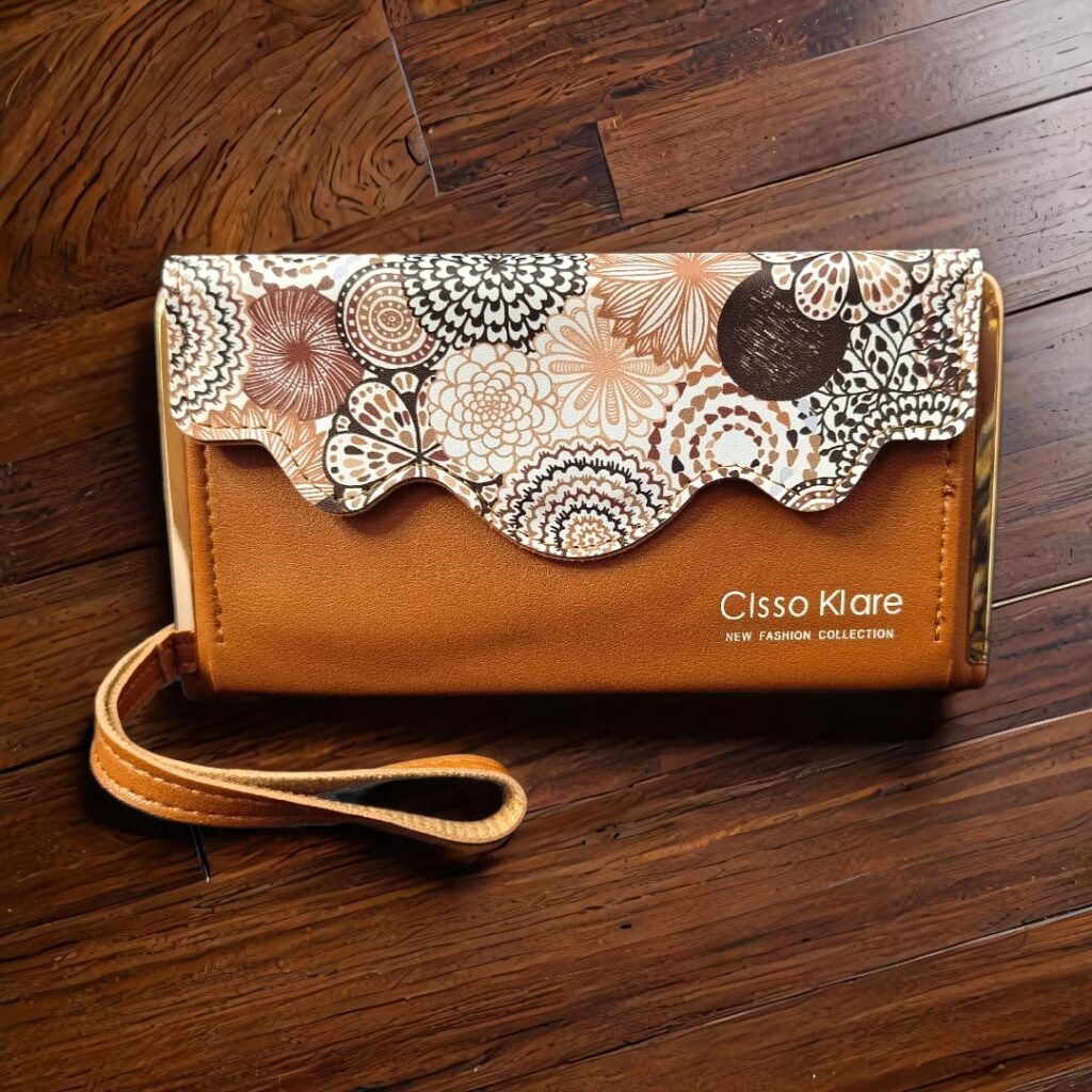 Clsso Klare.. Money Purse.. Slick Design.. Brown