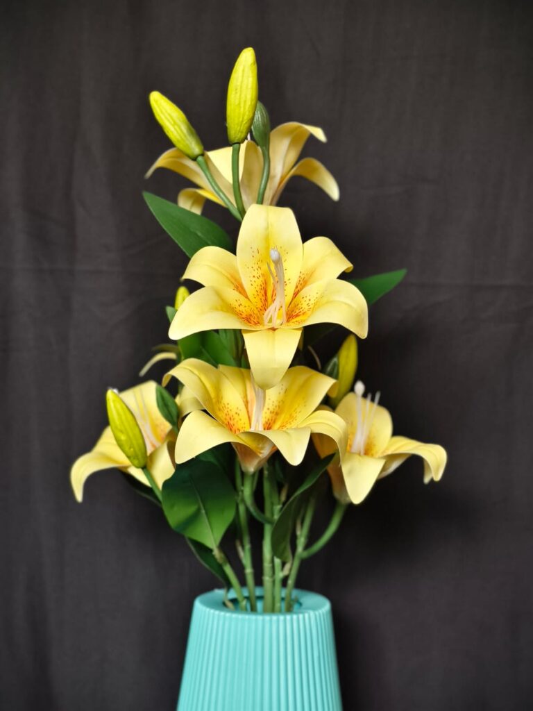 Lily Medium Long Stick.. 1.3ft.